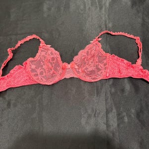 Sujetador vintage Victoria Secret 36C Gold Label de encaje rosa, sin forro, sin relleno y con aros imagen 9