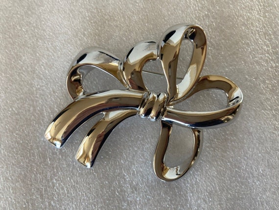 Vintage Monet Silver Tone Large Bow Brooch Pin Si… - image 1