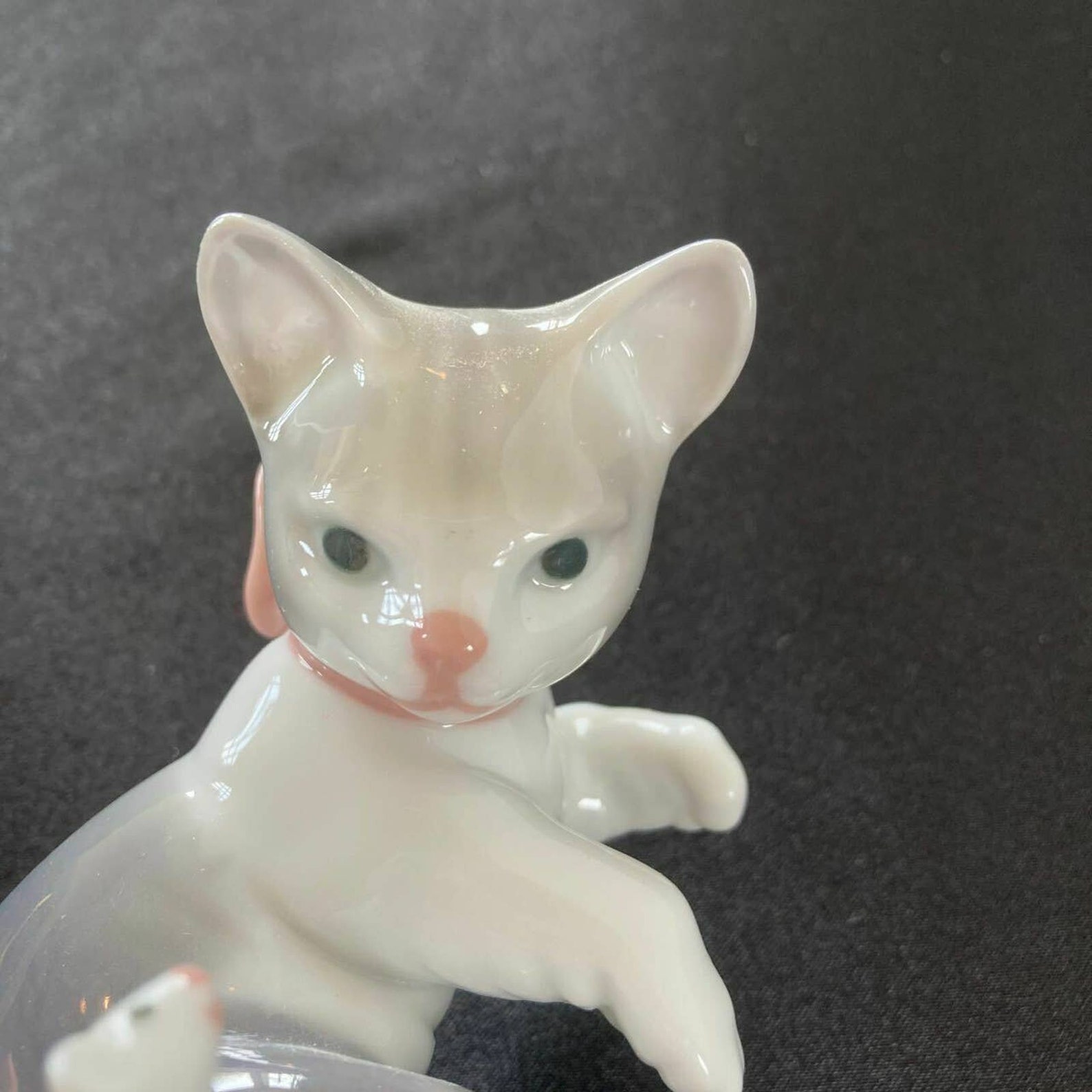 lladro cat with mouse on tail