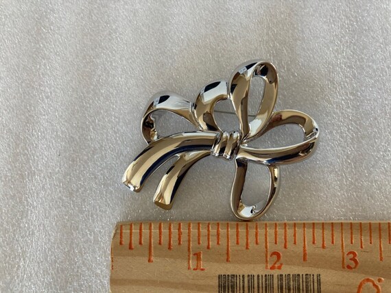 Vintage Monet Silver Tone Large Bow Brooch Pin Si… - image 3