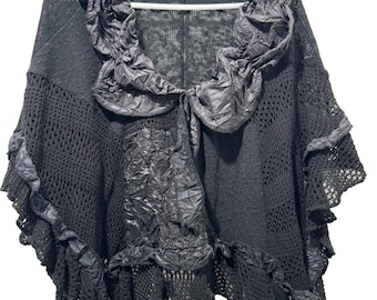 Vtg Y2K Zone Bleue Paris Black Poncho Cape One Sz WhimsiGoth Fairy Knit Ruffle