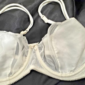 Soutien-gorge Victoria's Secret Vtg NWT Soutien-gorge en satin liquide ivoire Mousseline de soie transparente 36C Mariage image 3