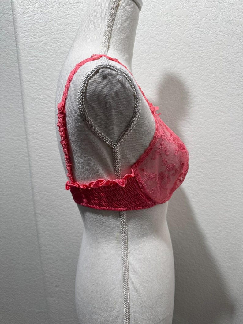 Sujetador vintage Victoria Secret 36C Gold Label de encaje rosa, sin forro, sin relleno y con aros imagen 7