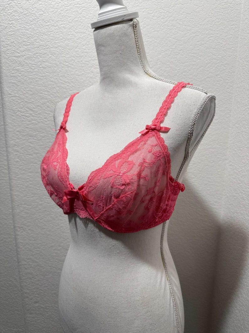 Sujetador vintage Victoria Secret 36C Gold Label de encaje rosa, sin forro, sin relleno y con aros imagen 4