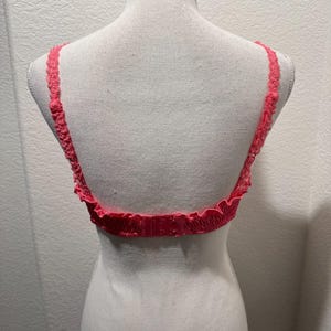 Sujetador vintage Victoria Secret 36C Gold Label de encaje rosa, sin forro, sin relleno y con aros imagen 6