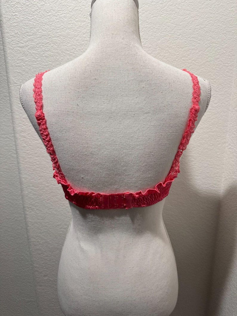 Sujetador vintage Victoria Secret 36C Gold Label de encaje rosa, sin forro, sin relleno y con aros imagen 6