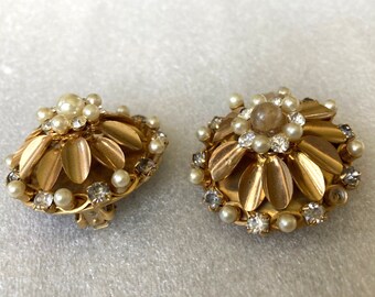 Mid Century Atomic 3D Clip Earrings Pearl Clear Rhinestones Gold Tone