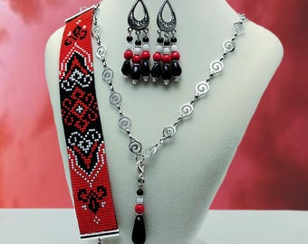 Curly Red Bracelet Set