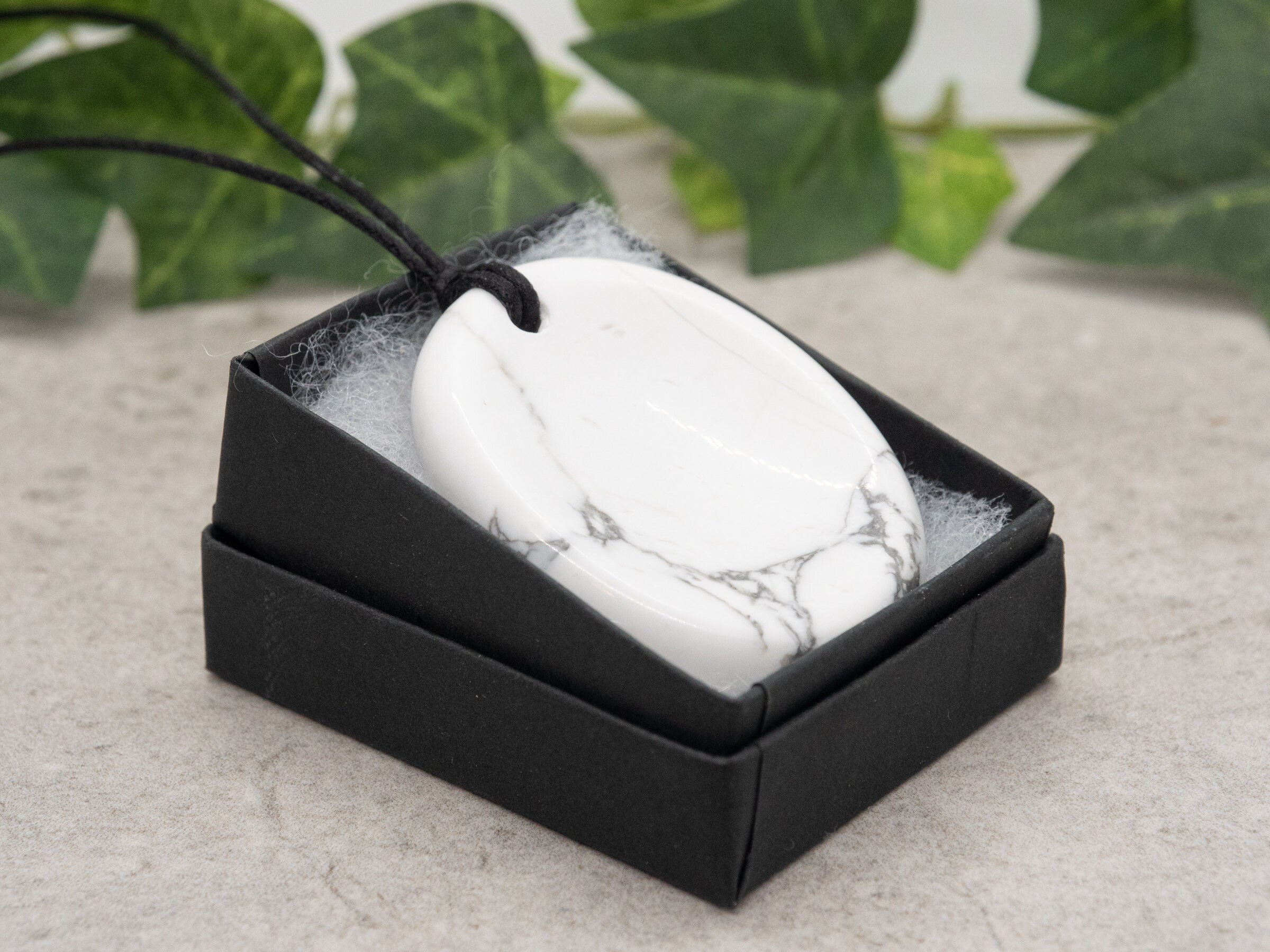 Pendentif En Argent Avec Pierre Howlite Naturelle - Style élégant Et Naturel - Occasion