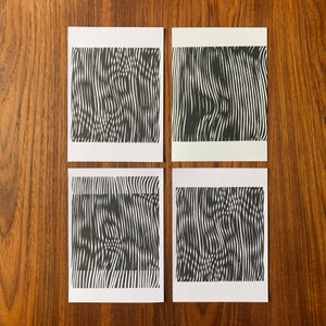 Moiré, Linoldruck Postkarten Set - Original handgemachte Linoldrucke, zeitgenössische abstrakte Mini Kunst, schwarzes und weißes modernes Design