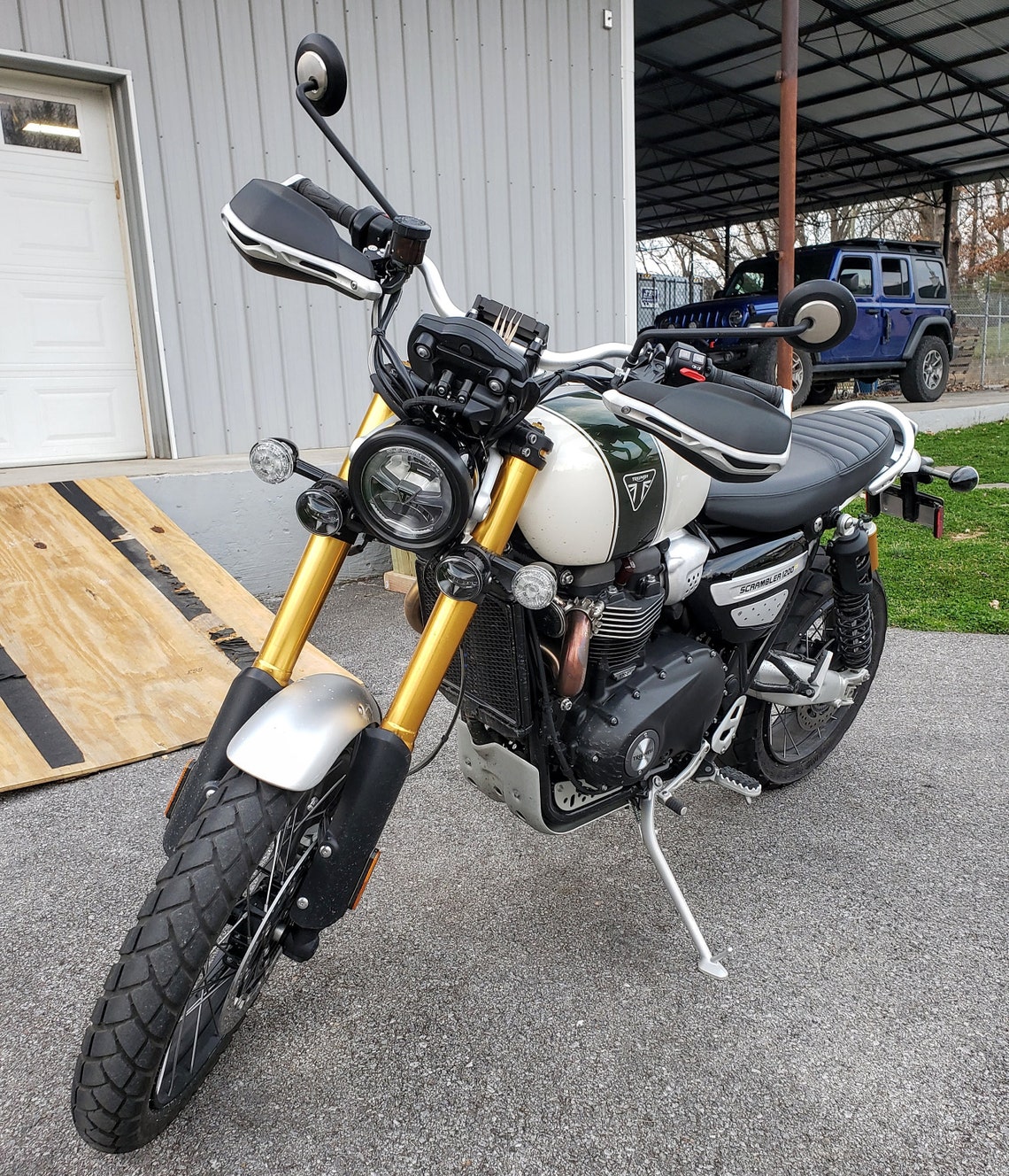 triumph scrambler 1200 fog lights