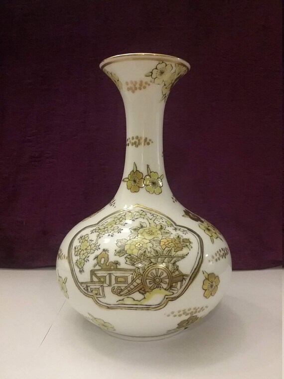 VINTAGE 1960s GOLD IMARI hand painted vase 8.5 Pair