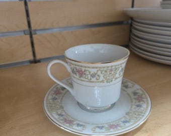 Juego de taza y platillo de porcelana vintage Royal Gallery Rox Burry Japan de la década de 1970.