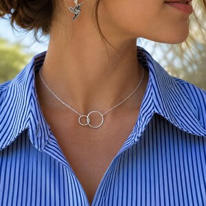 Interlocking Circles Necklace - Karma Necklace - Silver Circles, Linked for Life, Bridal Party Gifts, Gold Rings, Best Friend Gifts
