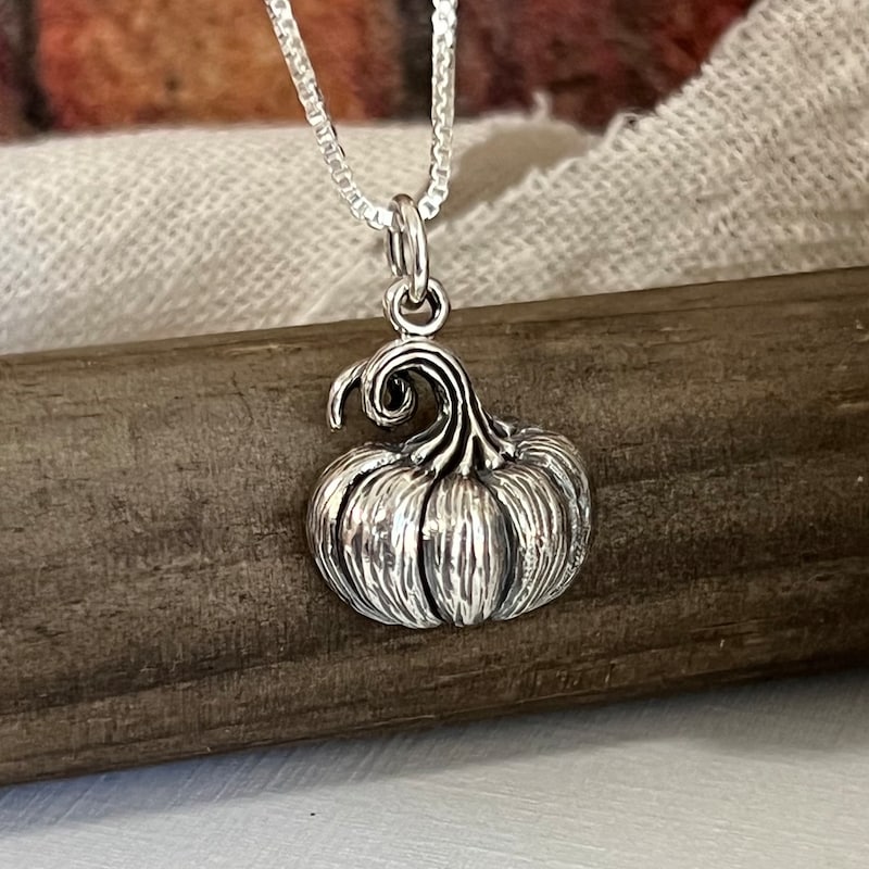 Pumpkin Short Necklace main image 1
