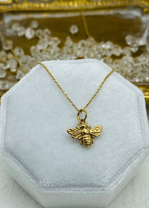 14k Solid Gold Bee Necklace | 14k Yellow Gold Bumble Bee Necklace for –  KesleyBoutique