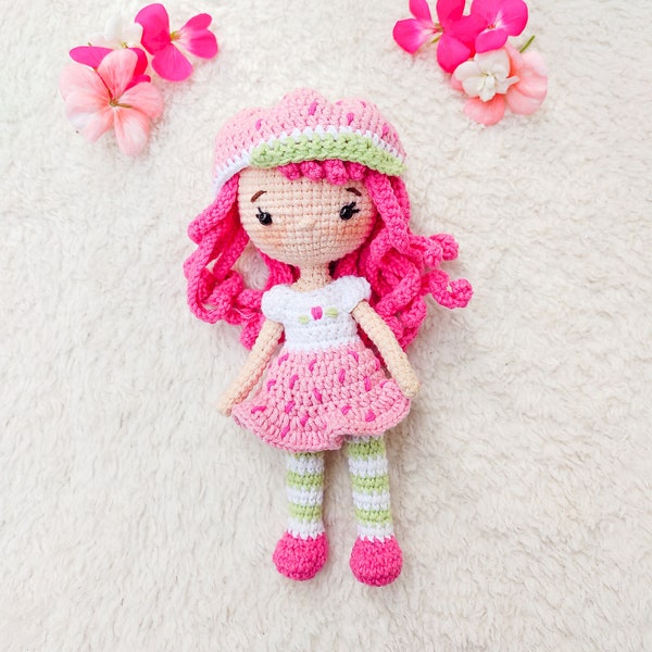 Frutillita Crochet pattern / fresita amigurumi / PDF en ingles y español / muñeca amigurumi /tarta de fresa