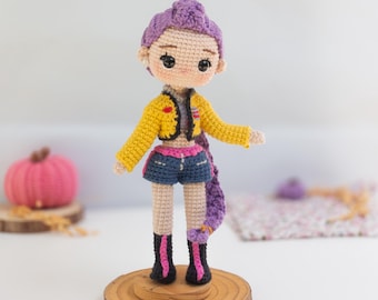 Amigurumi Kpop doll pattern, crochet doll in PDF file in Spanish and English