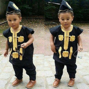 アフリカの男の子の服、アフリカの衣装、アフリカのファッション。