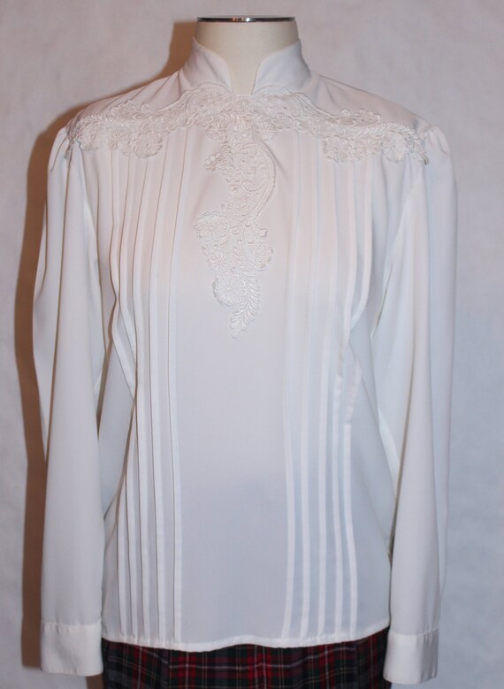 Vintage 1980s Embroidered Career Blouse - image 2