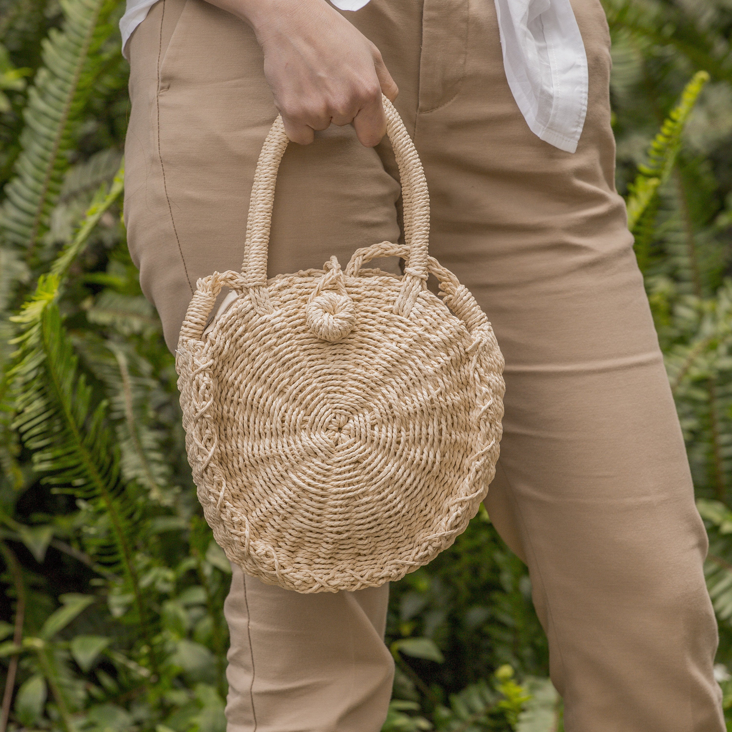Printshoppie Handcrafted Woven Women Beach Bag Round Straw Crochet Shoulder  Summer Bag Purse- Size- 30x30CM (New) (Handbag)- Handle Length-9 inches :  Amazon.in: Shoes & Handbags