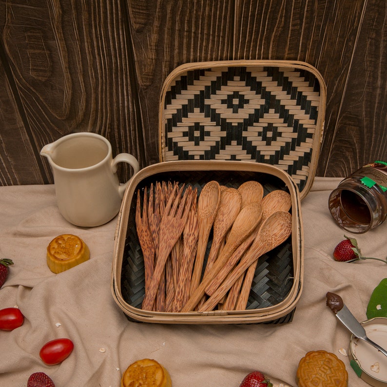 Handmade Natural Pattern Bamboo & Lid Storage, Hand Woven Rattan Bread, Fruit Basket, Vintage Seagrass Organizer, Jewelry Box, Hampton Tray image 5