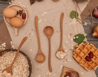 Diseño de cuchara de madera, utensilios de cocina orgánicos tallados a mano, vajilla de madera ecológica natural hecha a mano, vintage hecho a mano servir cucharas de madera regalo