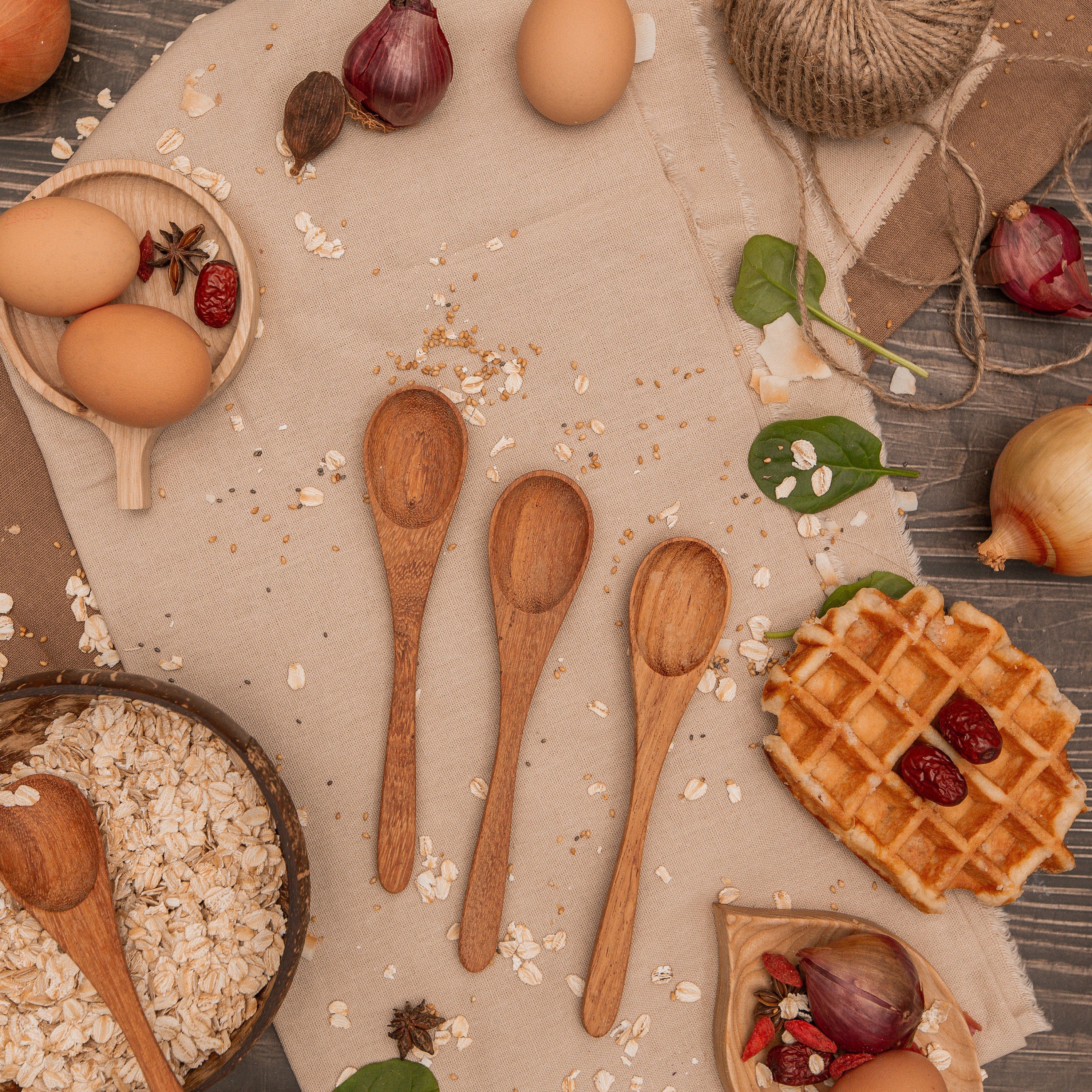 cuillère en bois design, ustensiles de cuisine biologiques sculptés à la main, vaisselle écologique naturel fabriquée, cuillères service