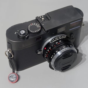 The Thumbamajig, A thumb grip for the Leica M8 / M9 image 3