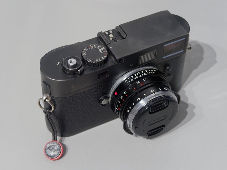 The Thumbamajig, A thumb grip for the Leica M8 / M9 image 3