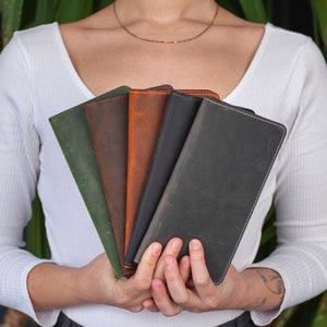 Personalized Leather Bifold Wallet: Slim Minimalist Groomsmen Gift