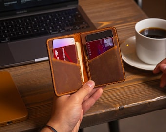 Personalized Leather Front Pocket Wallet: Slim Bifold Design