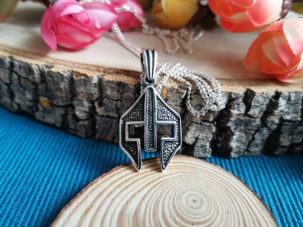 Collana Uomo Con Ciondolo Maschera Spartana – Guerriero Gladiatore – Acciaio Inox Argento – Regalo
