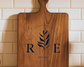 Tabla de charcutería grabada, regalo de boda personalizado para pareja, regalo hecho a mano, tabla de quesos personalizada, regalo de compromiso, regalo de despedida de soltera