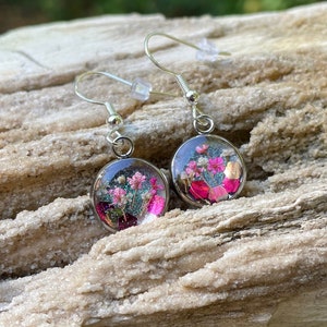 Tiny flower earrings, resin earrings, earrings, queen anns lace earrings, gifts for her, wood resin jewelry, wanderlust jewelry