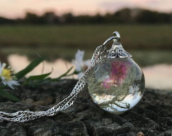 Colgante de resina con flores prensadas: collar de musgo preservado, cadena de plata de ley