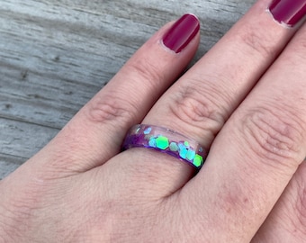 Schillernder Glitzer-Harzring: Lila Regenbogenband