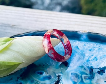 Handcrafted Red Moss Resin Ring: Botanical Jewelry