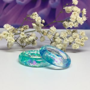 Blue resin ring, resin ring, iridescent ring, galaxy resin ring, pinky ring women, best friend rings, lesbian ring