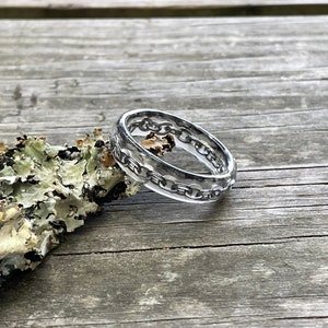 Rustic mens ring, resin ring, clear resin ring, epoxy resin ring, mens resin ring, couples ring set, resin ring women, engagment rings