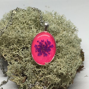 Real flower pendant, wildflower pendant, resin flower pendant, epoxy resin necklace, adoption gifts, succulent jewelry,