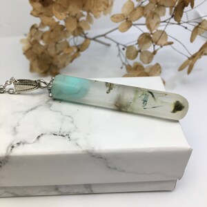 Flower resin pendant, epoxy resin necklace, resin necklace, resin finding, resin jewelry, gifts for her
