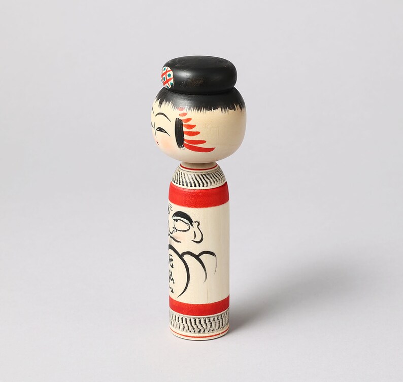 Daruma-e kokeshi doll, Yakubarai, 15.5cm / 6.10inch in height, by Yoshio Ogasawara 1936, Japanese wooden kokeshi doll image 4