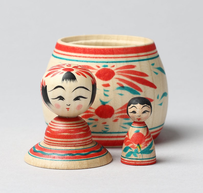 Ejiko pot with a mini kokeshi doll, 9.4cm / 3.7inch in height, made by Teruyuki Hiraga, Sakunami style kokeshi craftsman image 3