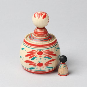 Ejiko pot with a mini kokeshi doll, 9.4cm / 3.7inch in height, made by Teruyuki Hiraga, Sakunami style kokeshi craftsman image 6