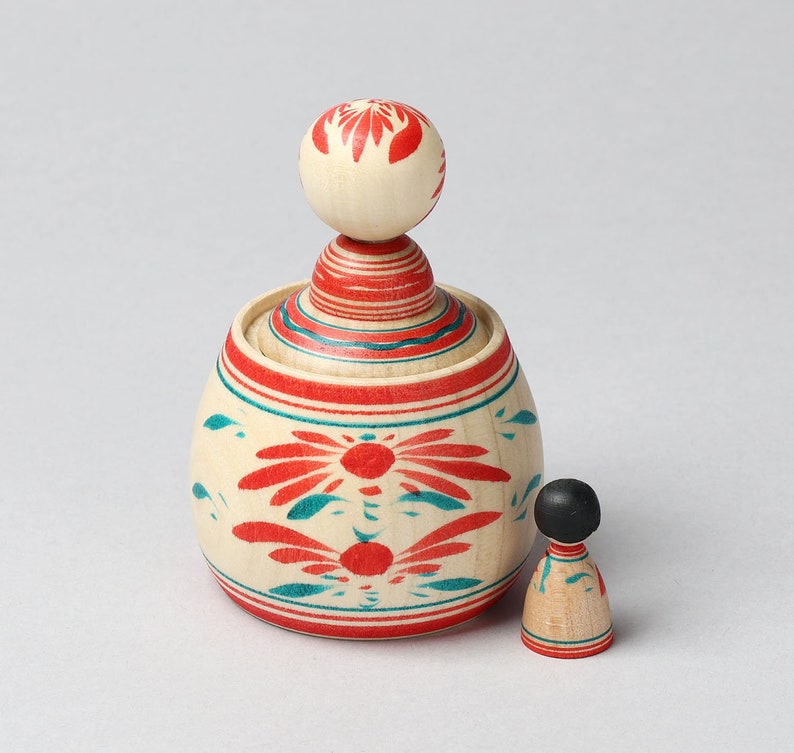 Ejiko pot with a mini kokeshi doll, 9.4cm / 3.7inch in height, made by Teruyuki Hiraga, Sakunami style kokeshi craftsman image 6