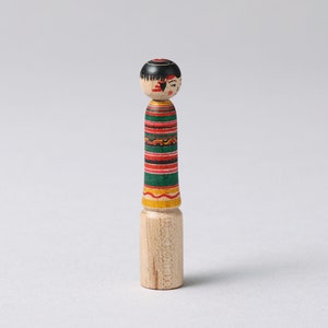 Hanko kokeshi doll, 8.5cm / 3.34inch in height, made by Seiko SATO 1947, Japanese wooden kokeshi doll image 9