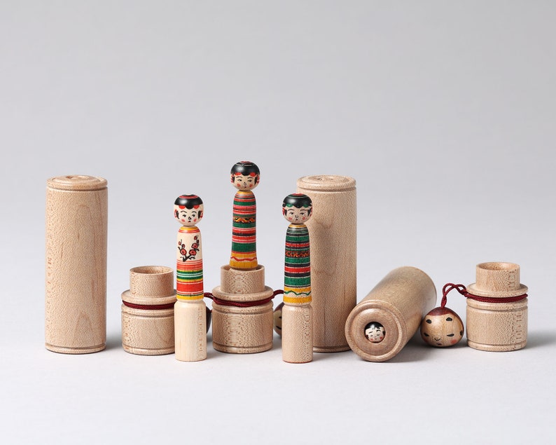 Hanko kokeshi doll, 8.5cm / 3.34inch in height, made by Seiko SATO 1947, Japanese wooden kokeshi doll image 10