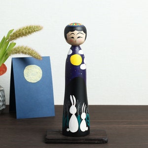 Otsukimi-harvest moon kokeshi doll, 19cm / 7.48inch in height, made by Teruyuki Hiraga, Sakunami style kokeshi craftsman