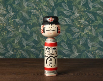 Daruma-e kokeshi doll, Yakubarai, 15.5cm / 6.10inch in height, by Yoshio Ogasawara (1936-), Japanese wooden kokeshi doll